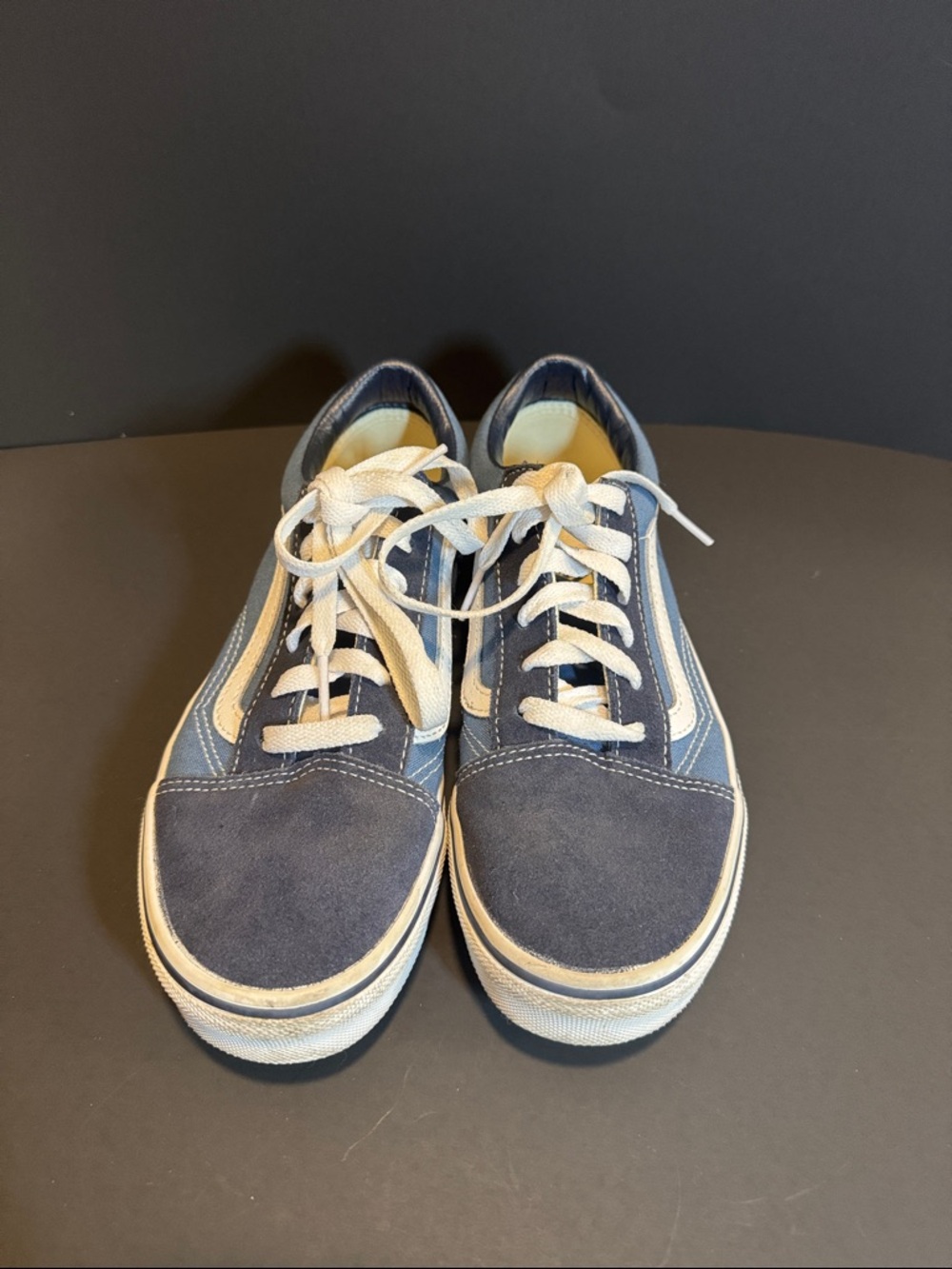 Vans Low-Top Sneakers in Navy and Light Blue - Picture 5 of 9